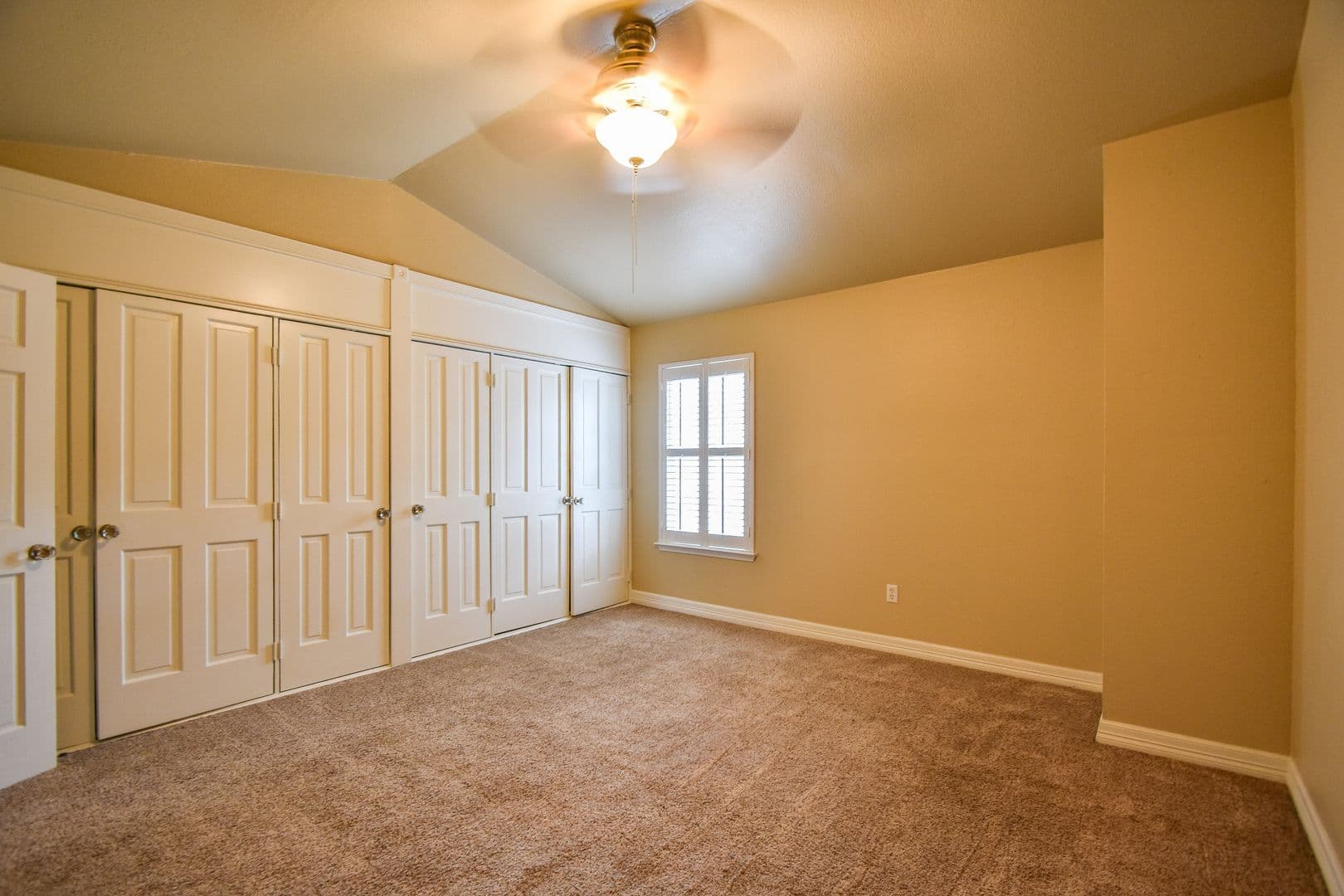 Euless House: 87 Winchester Drive