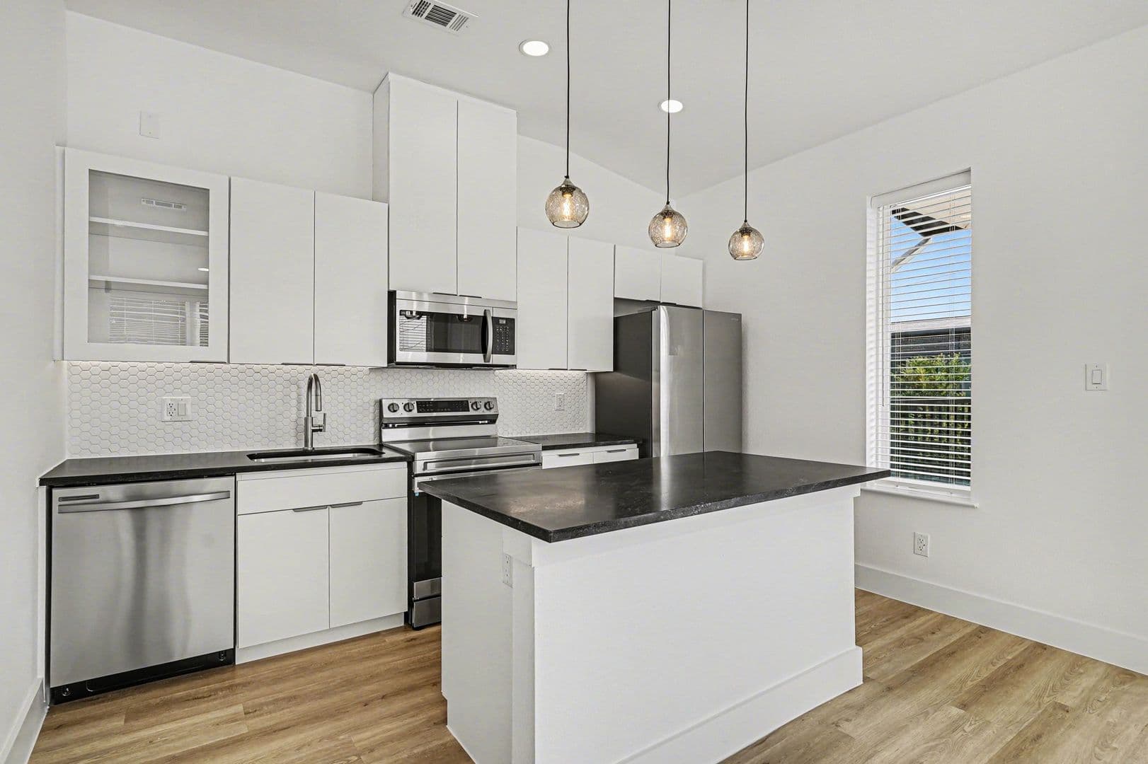 Dallas House: 2217 N Fitzhugh Avenue #301