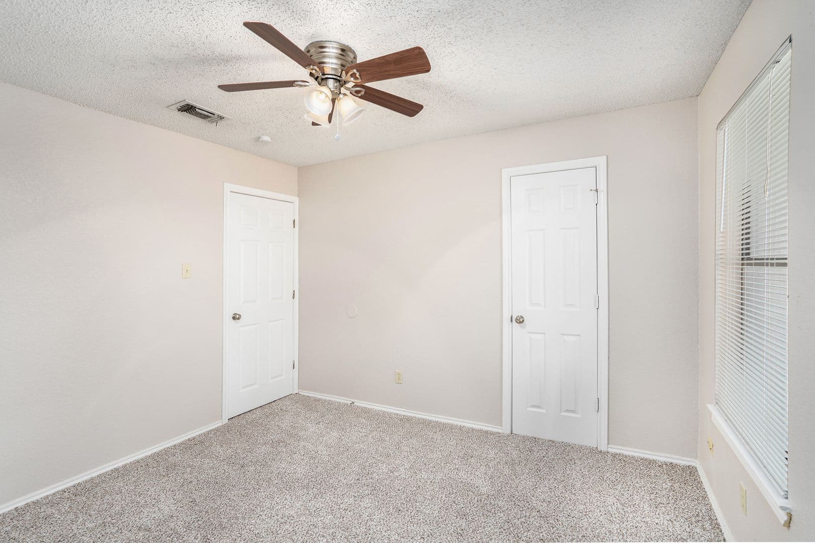 Haltom City House: 3301 Aurora Street