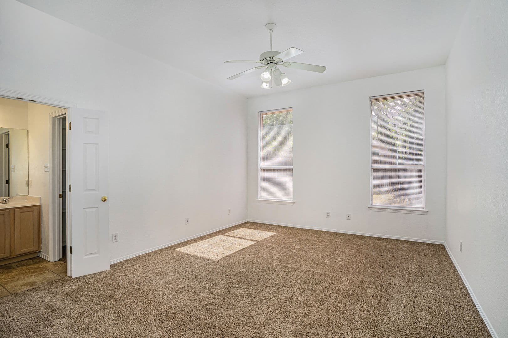 Arlington House: 4712 Shorewood Drive