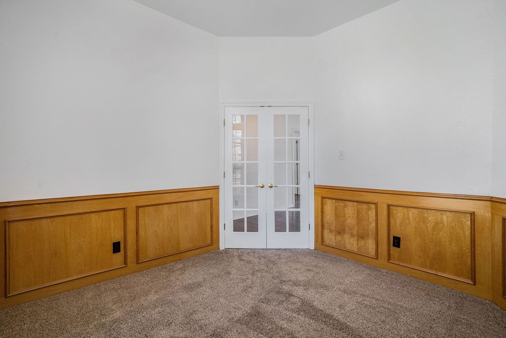 Arlington House: 4712 Shorewood Drive