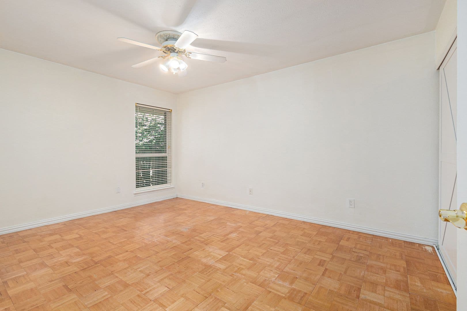 Dallas House: 12806 Midway Rd #2029