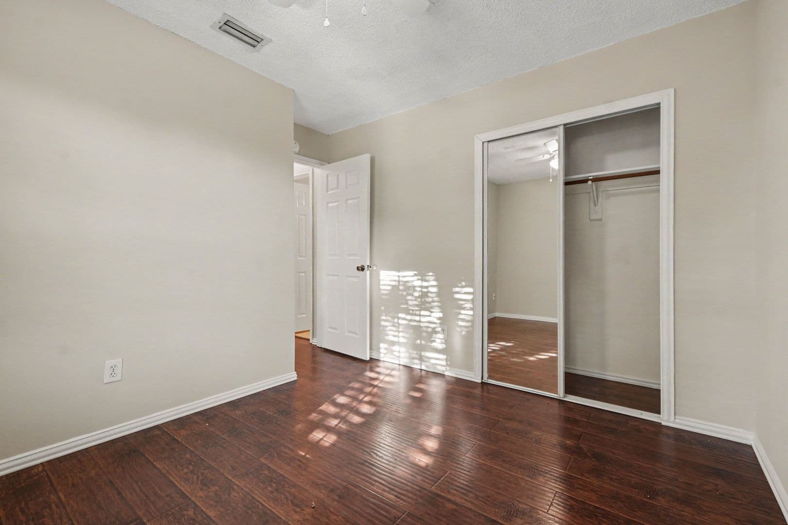 Coppell House: 588 Lake Forest Drive