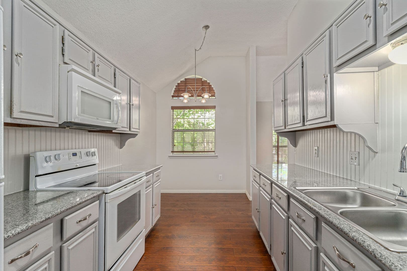 Coppell House: 588 Lake Forest Drive