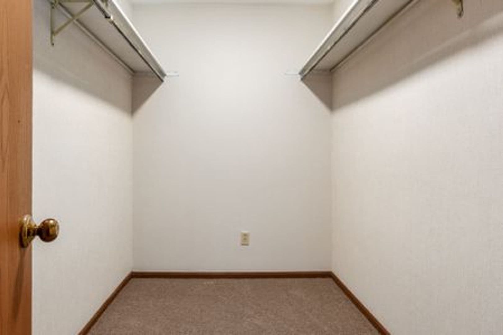 Grove City Apartment: 2438 Royal Meadow