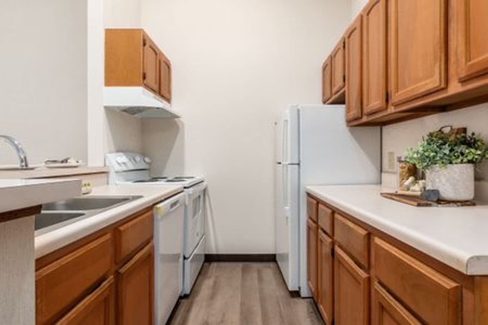 Grove City Apartment: 2438 Royal Meadow