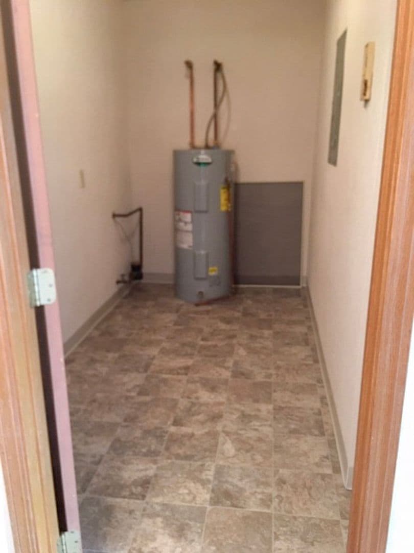 Grove City Apartment: 2438 Royal Meadow