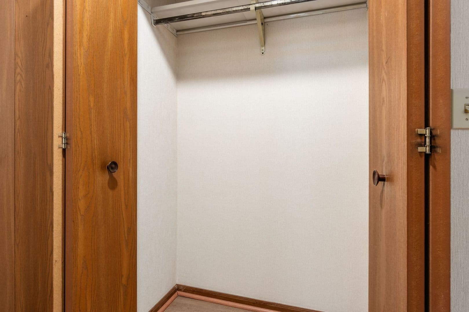 Grove City Apartment: 2438 Royal Meadow