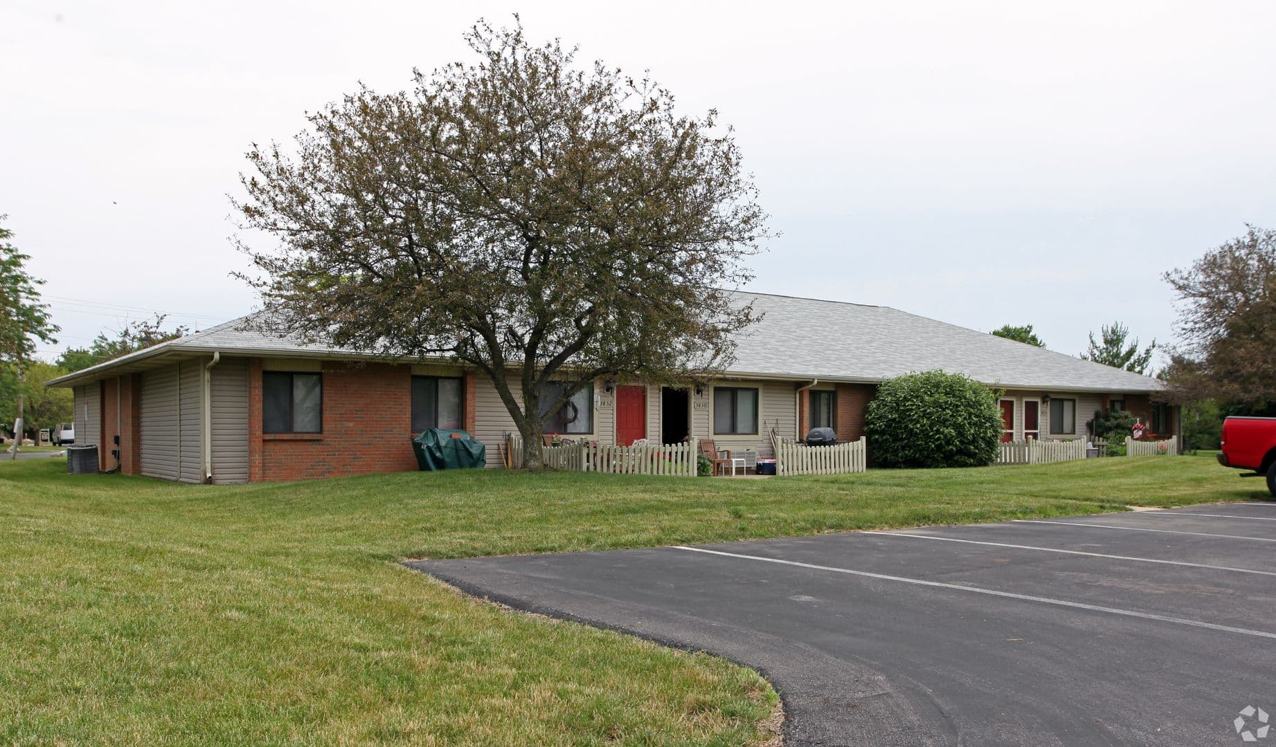 Grove City Apartment: 2438 Royal Meadow