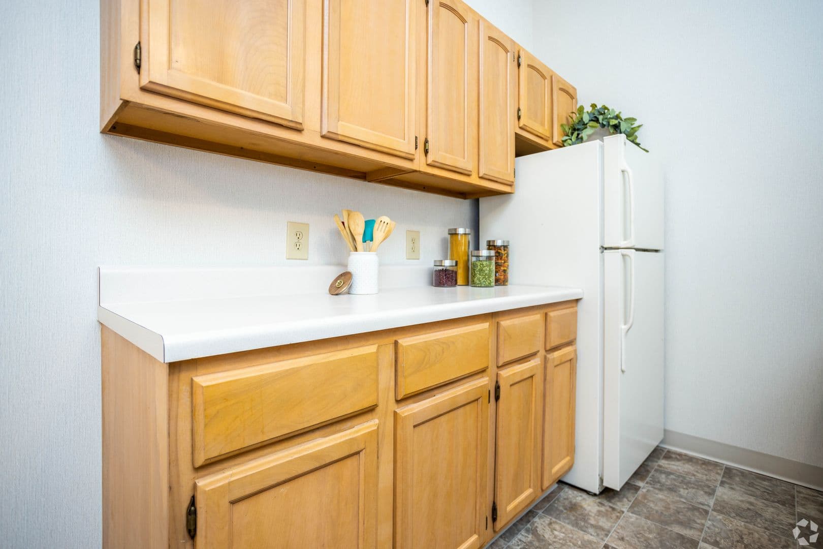 Grove City Apartment: 2438 Royal Meadow