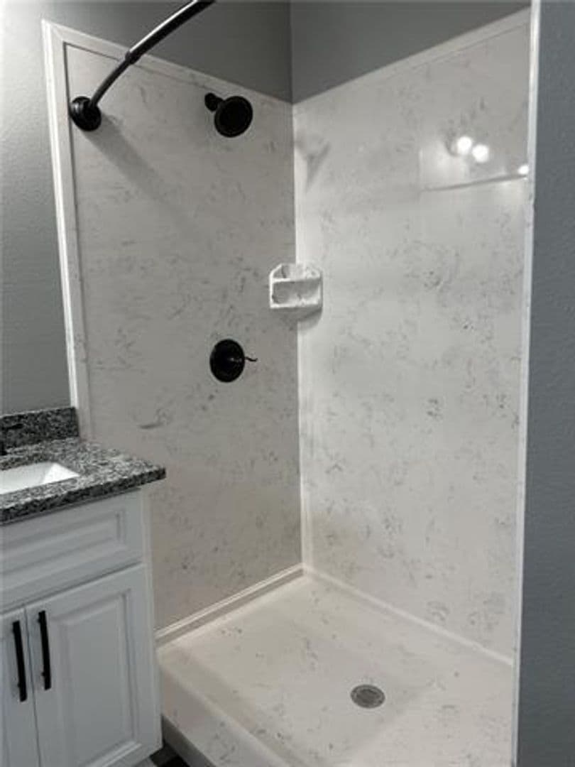 Slidell Apartment: 142 Lakeview Dr