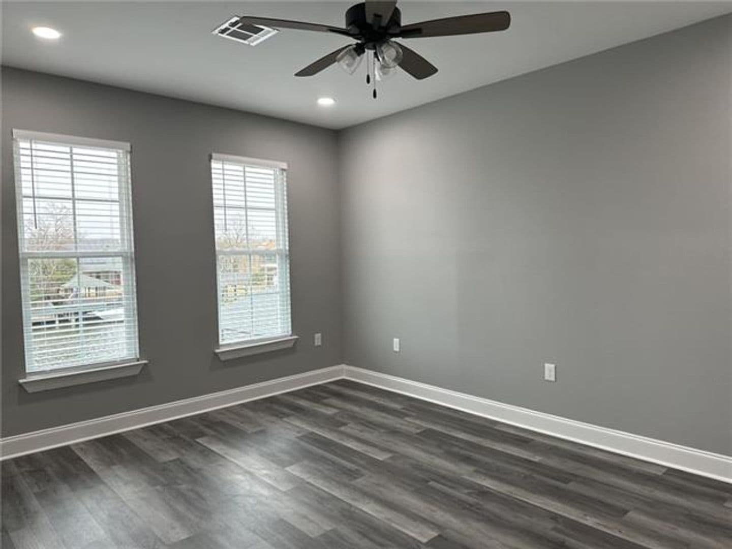 Slidell Apartment: 142 Lakeview Dr