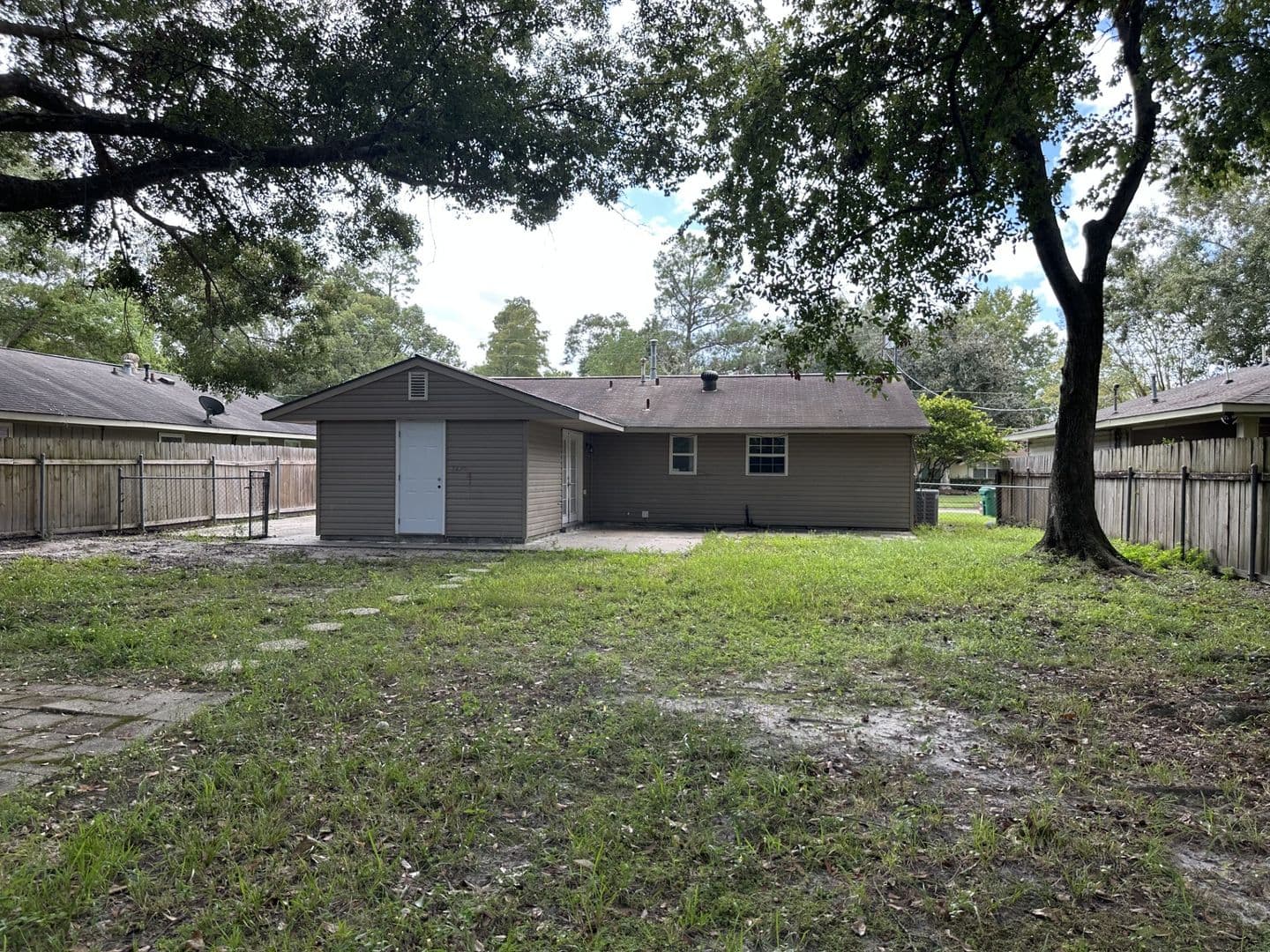 Slidell House: 228 Martin Lane