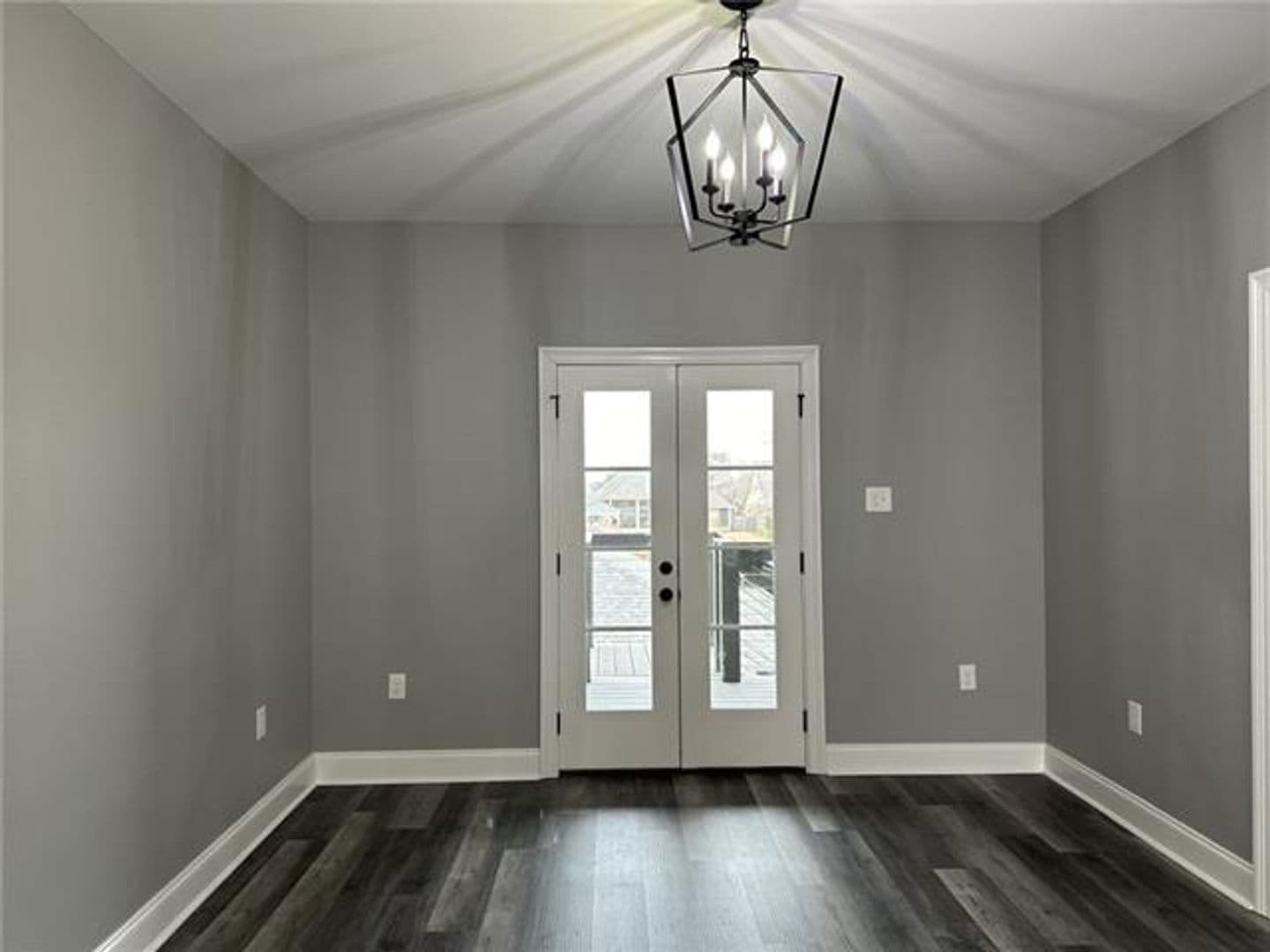 Slidell Apartment: 142 Lakeview Dr