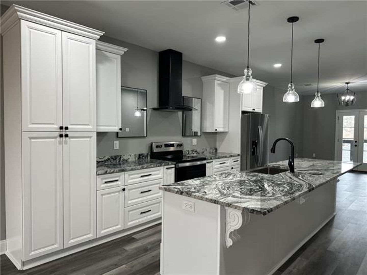 Slidell Apartment: 142 Lakeview Dr