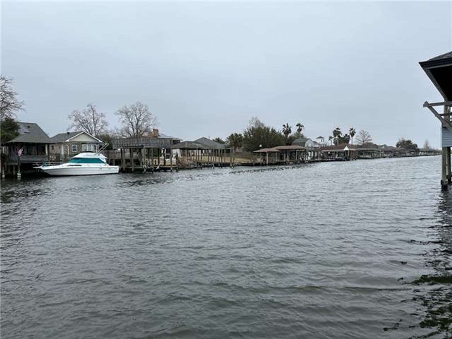 Slidell Apartment: 142 Lakeview Dr