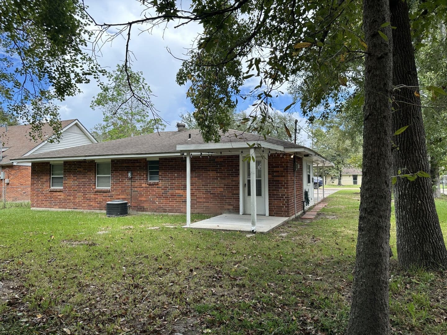 Slidell House: 2121 Oriole Street