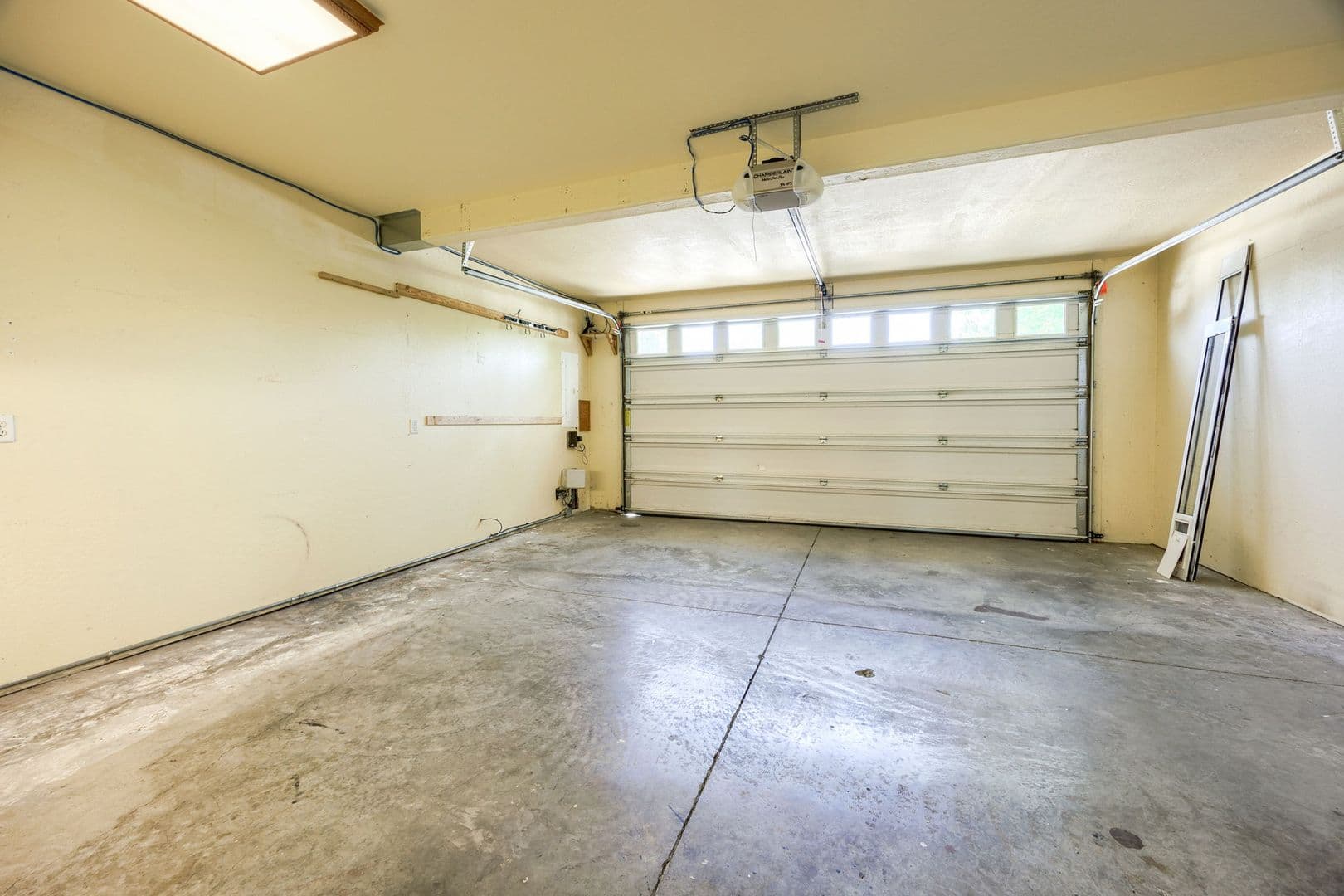 Medford Apartment: 1514 Hartell Ave