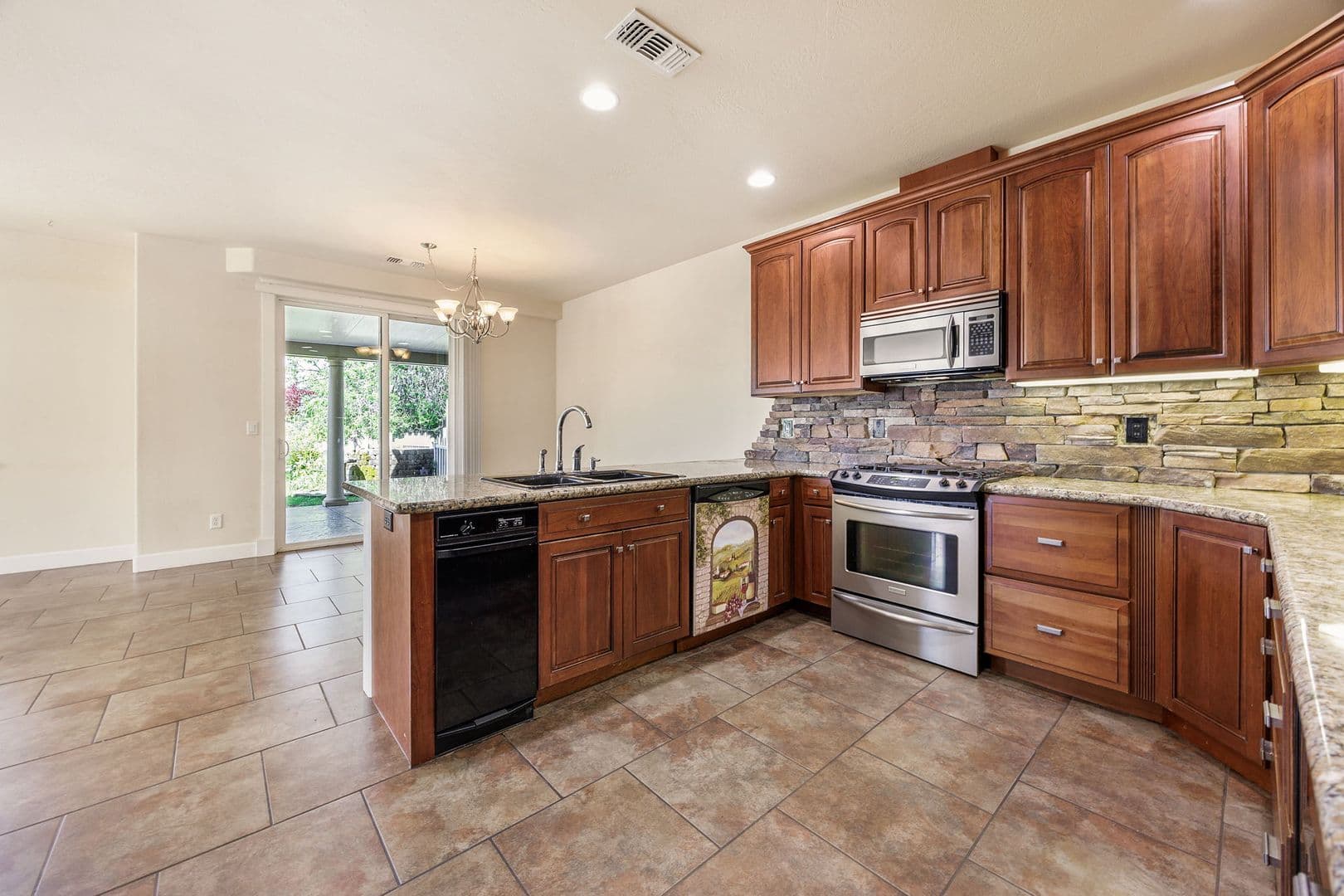 Medford Apartment: 1514 Hartell Ave