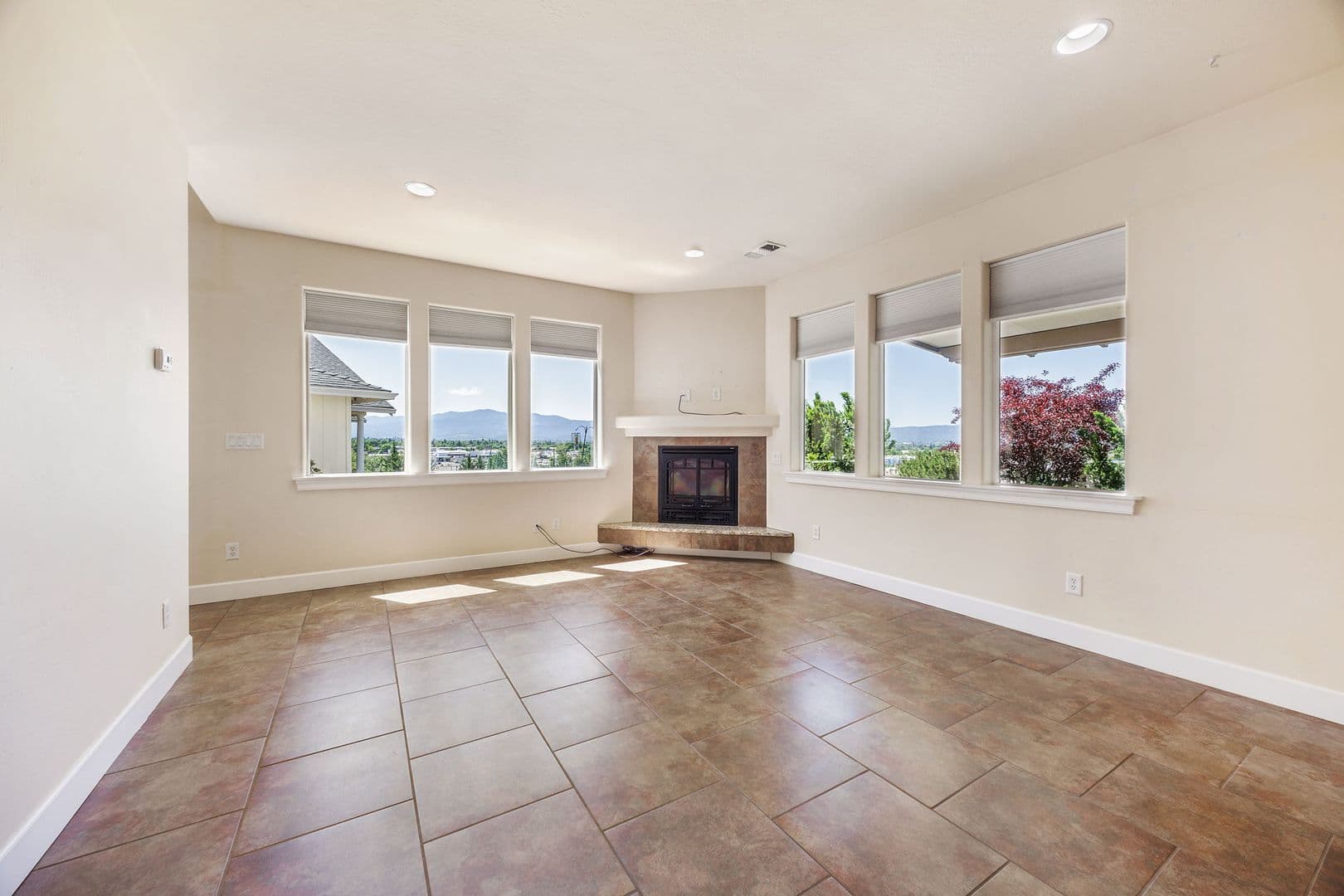 Medford Apartment: 1514 Hartell Ave
