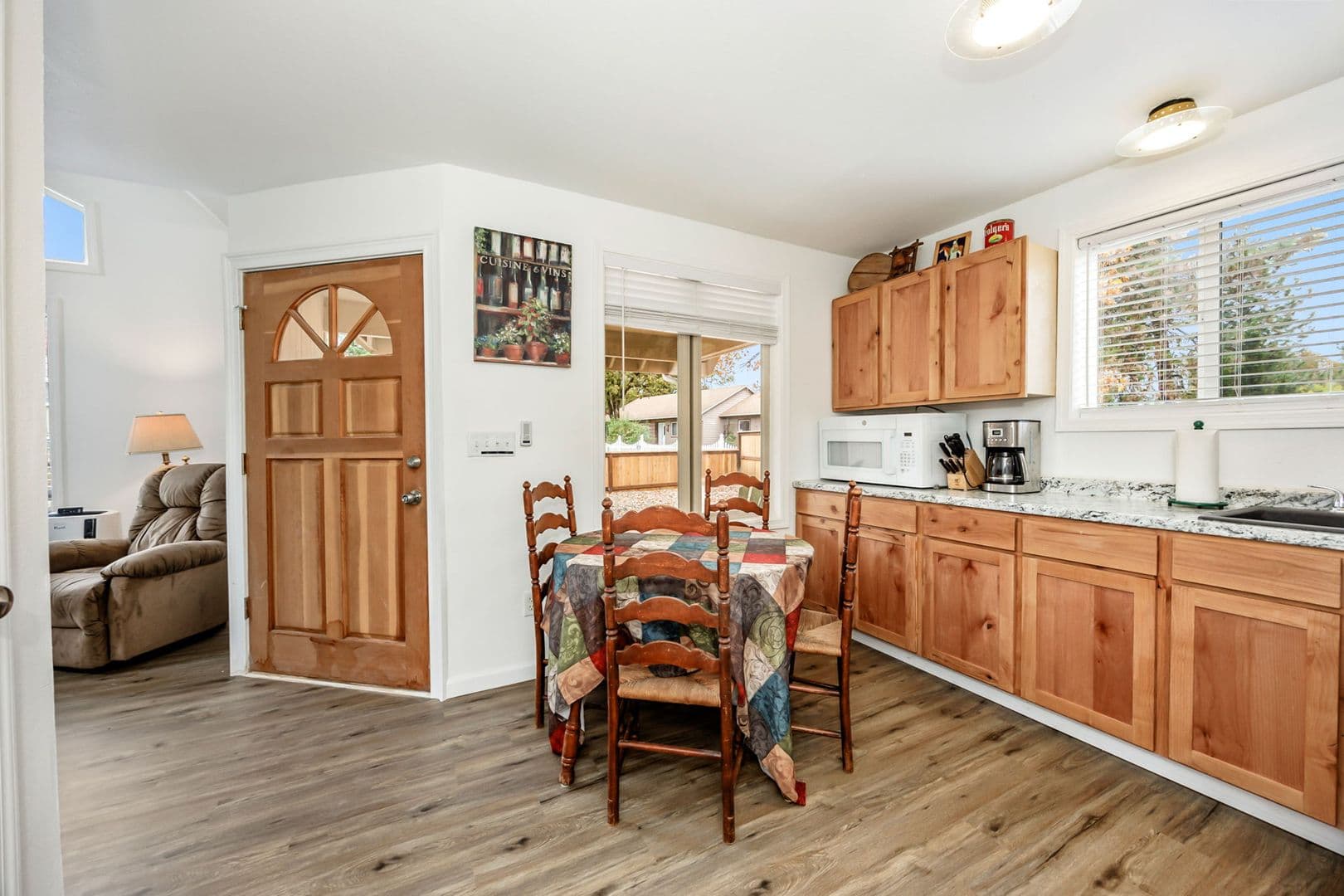Shady Cove House: 570 Alpine St
