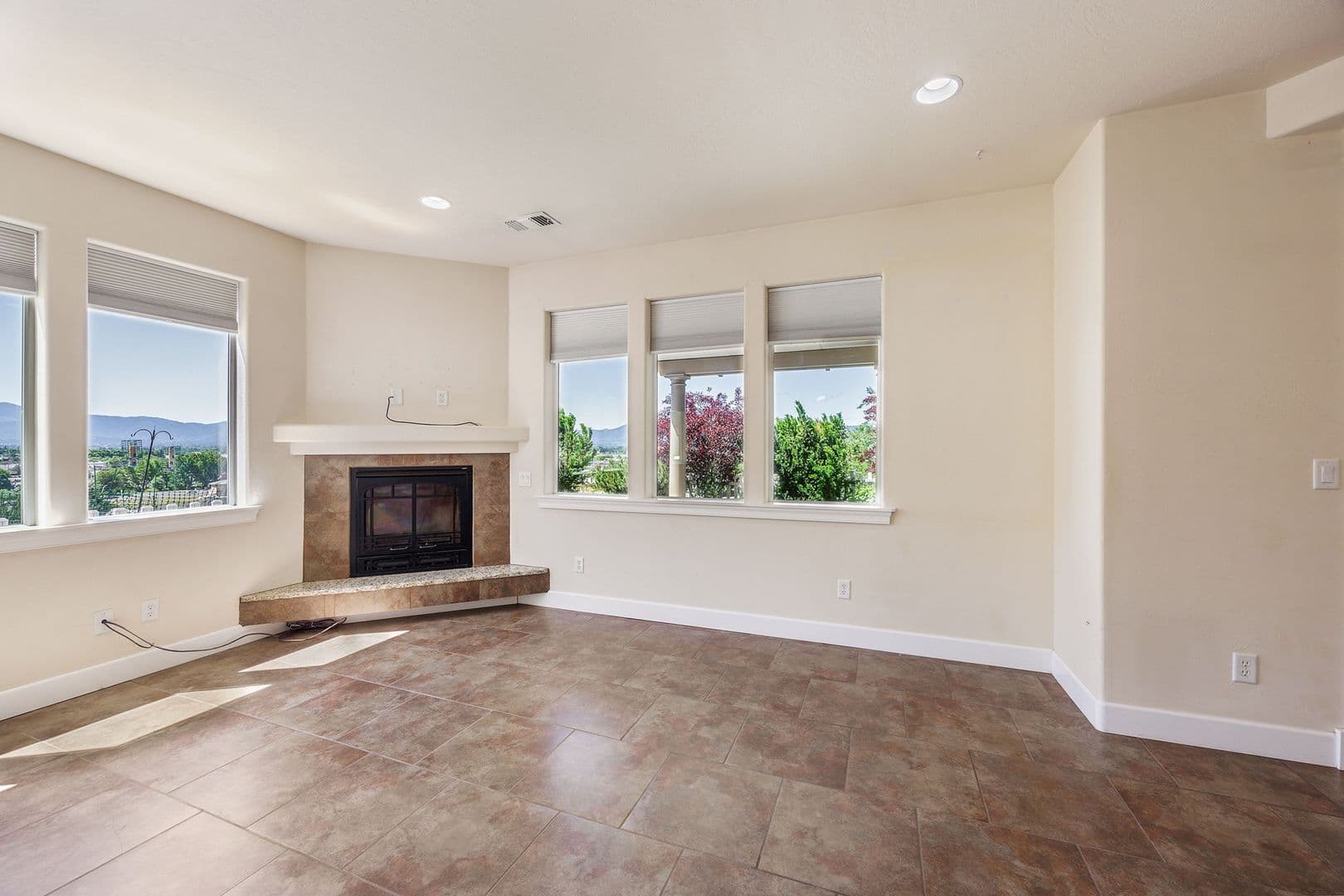 Medford Apartment: 1514 Hartell Ave