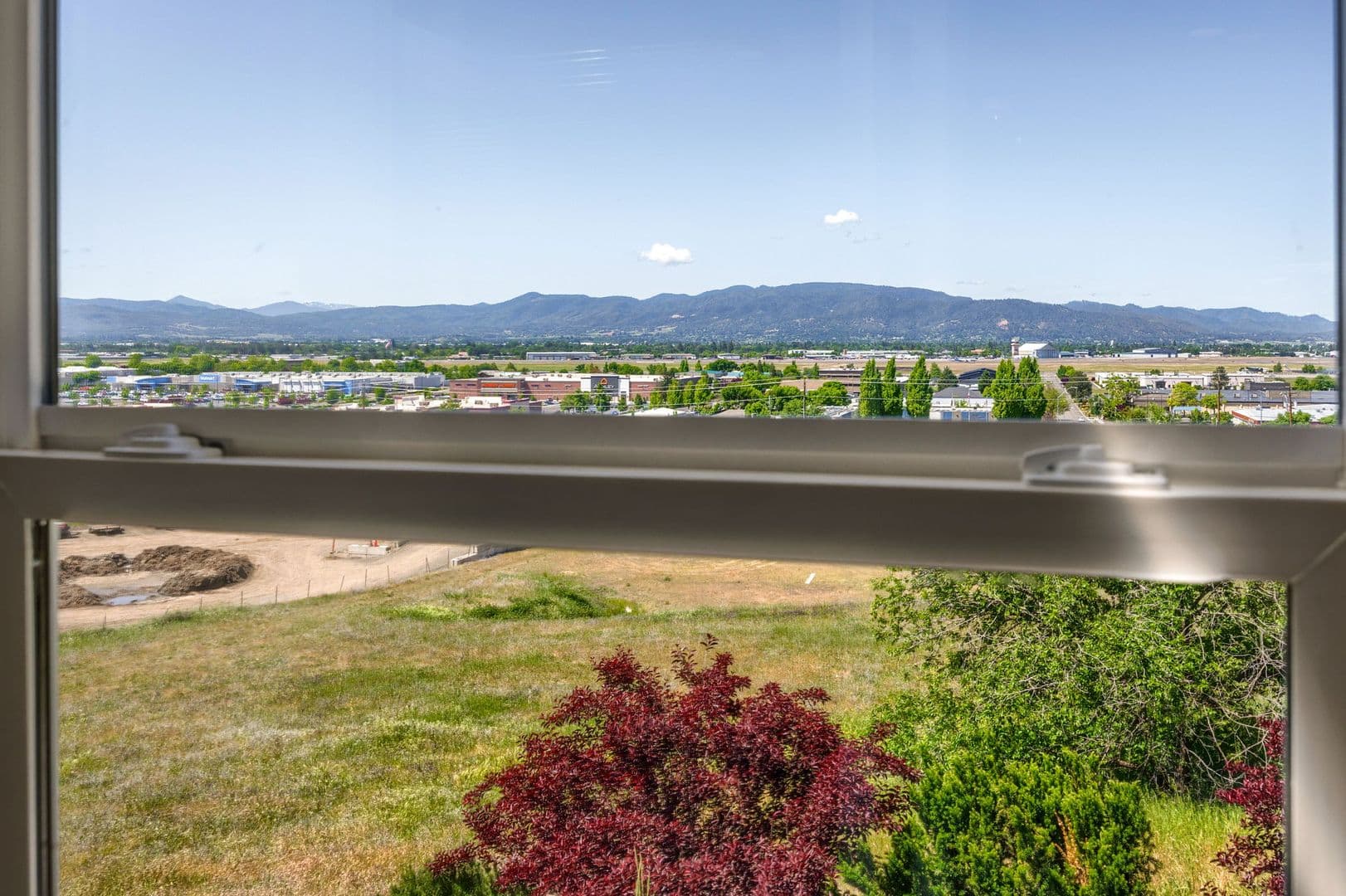 Medford Apartment: 1514 Hartell Ave