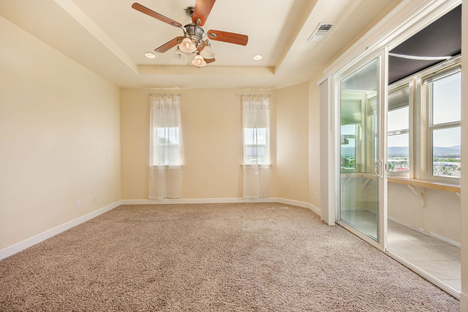 Medford Apartment: 1514 Hartell Ave