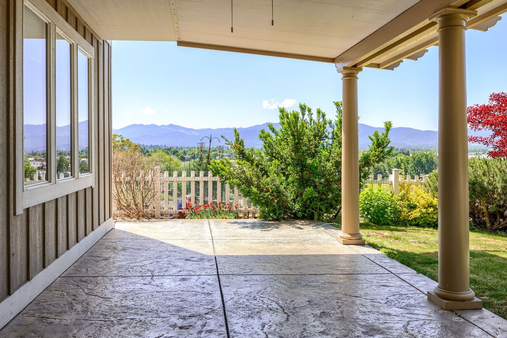 Medford Apartment: 1514 Hartell Ave
