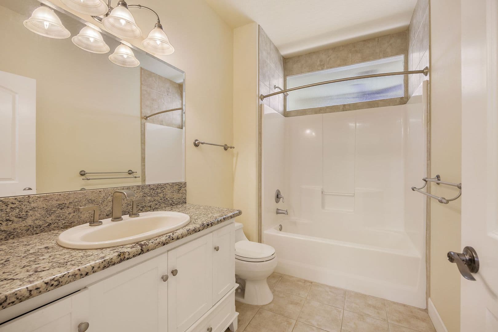 Medford Apartment: 1514 Hartell Ave