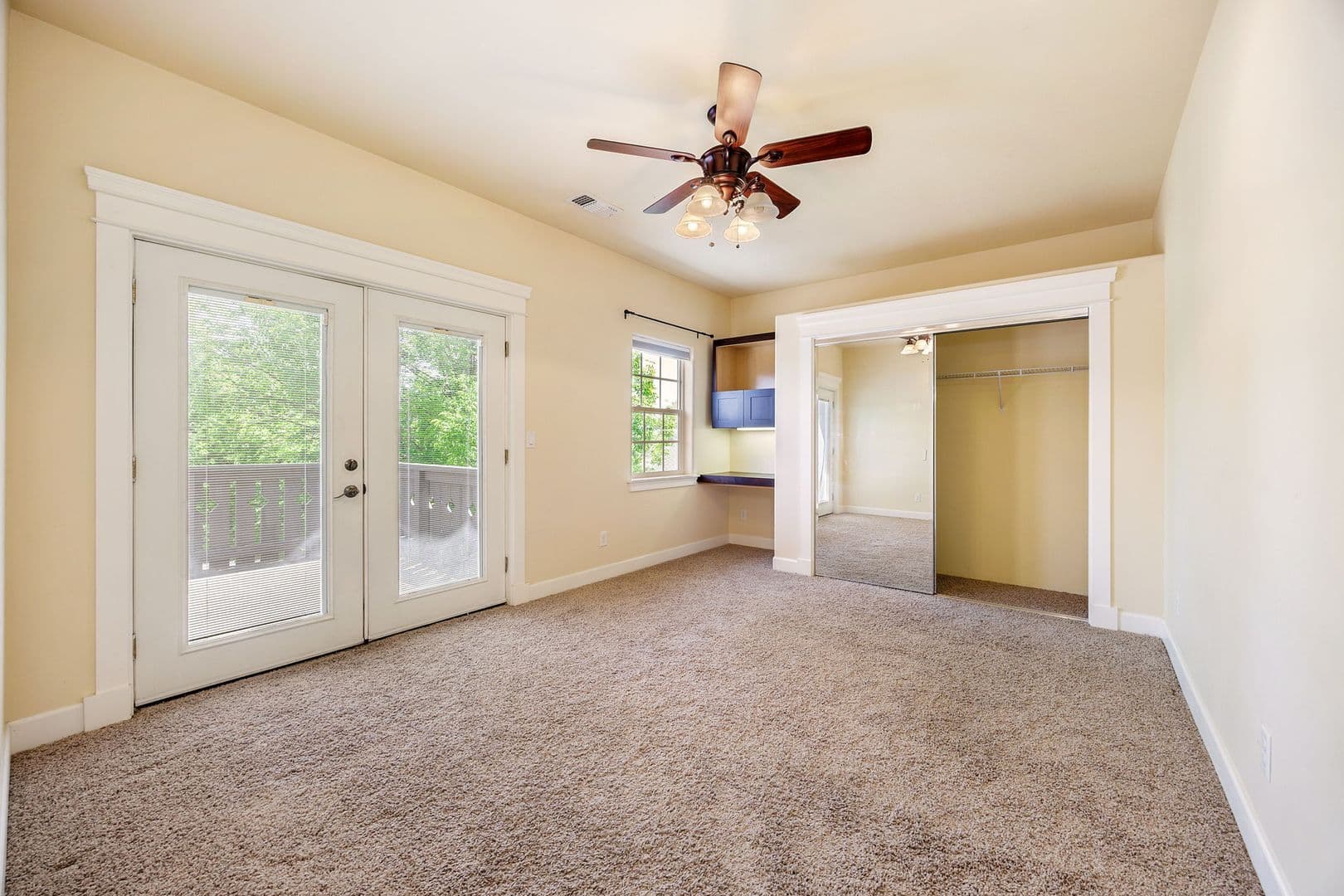 Medford Apartment: 1514 Hartell Ave