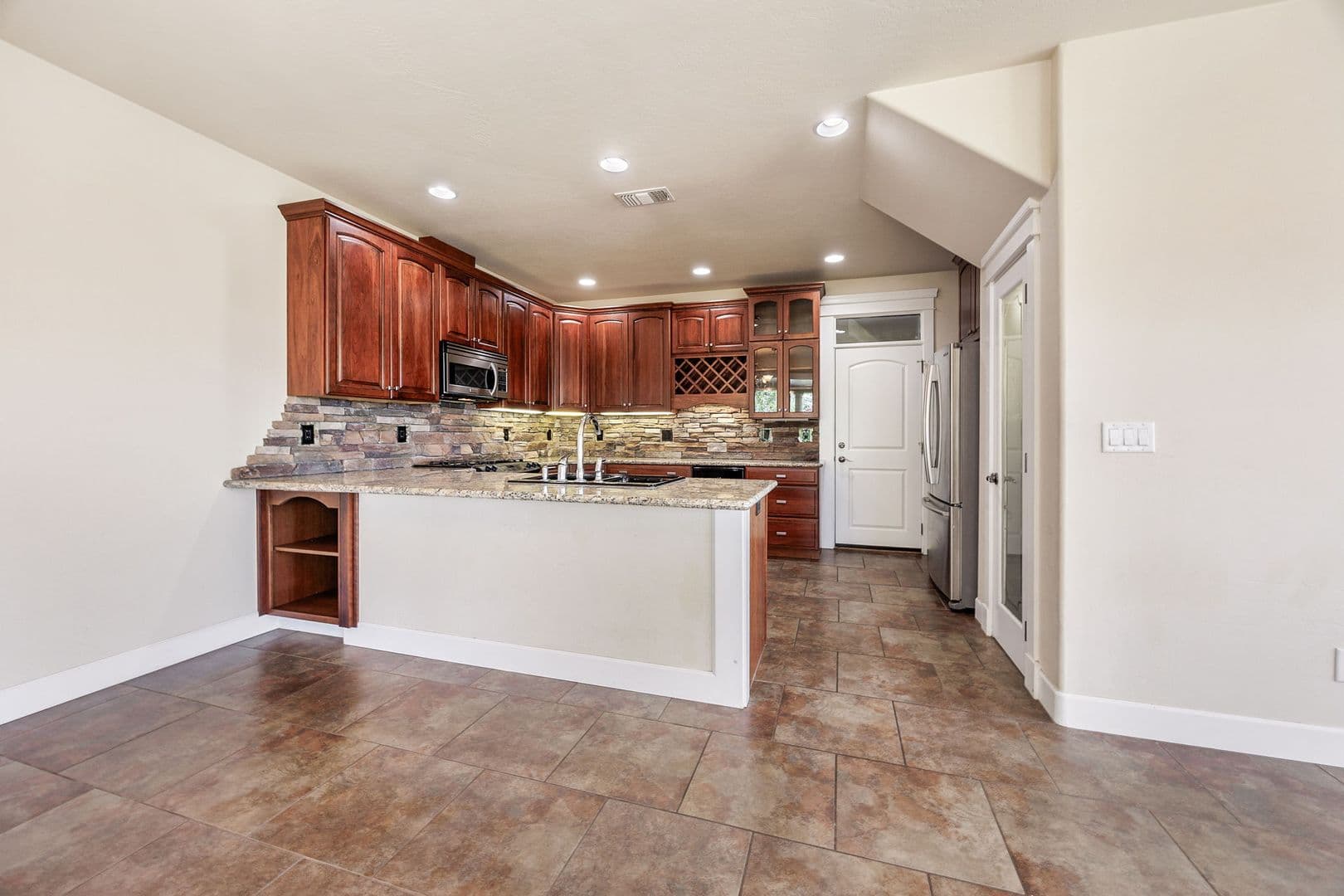 Medford Apartment: 1514 Hartell Ave