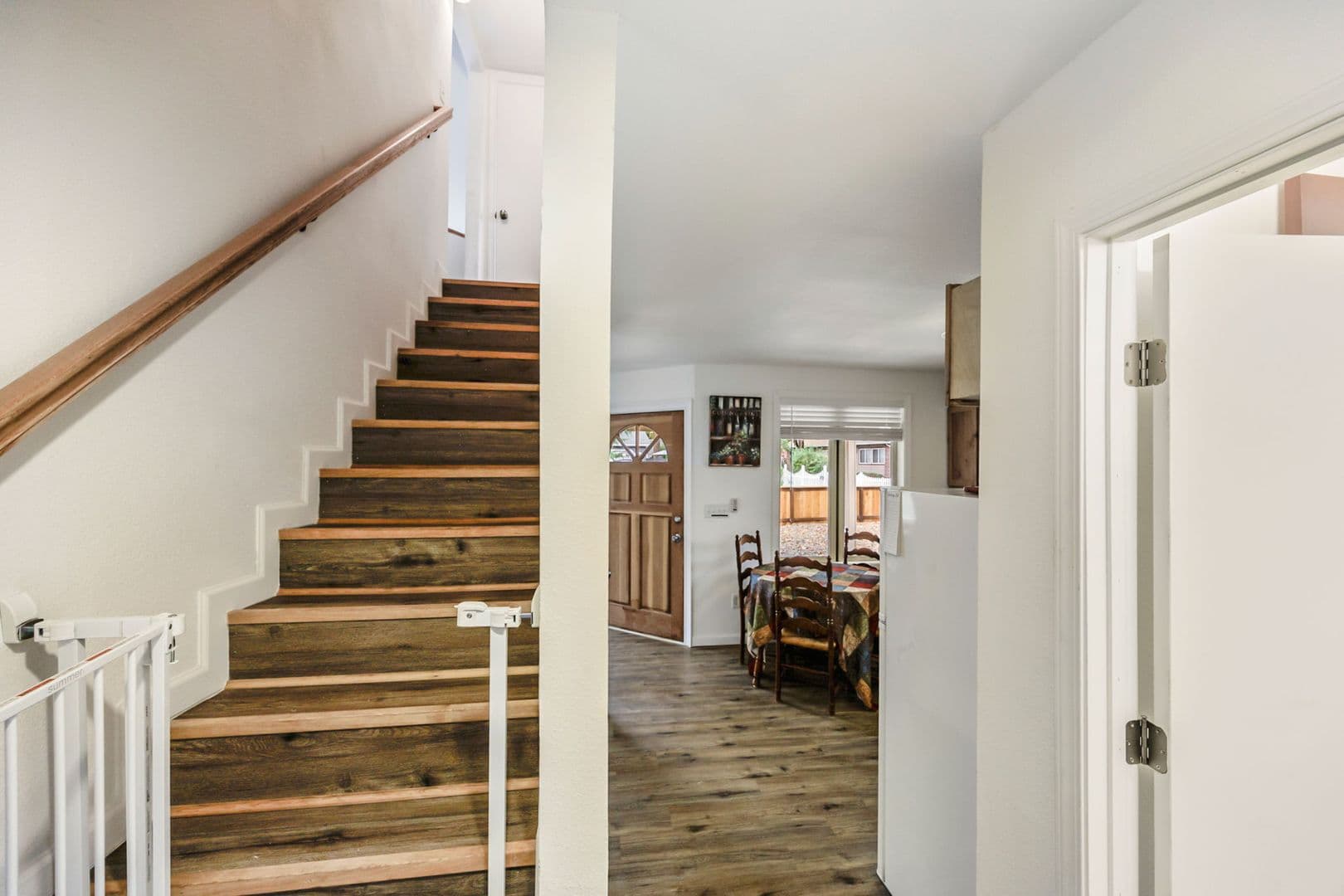 Shady Cove House: 570 Alpine St