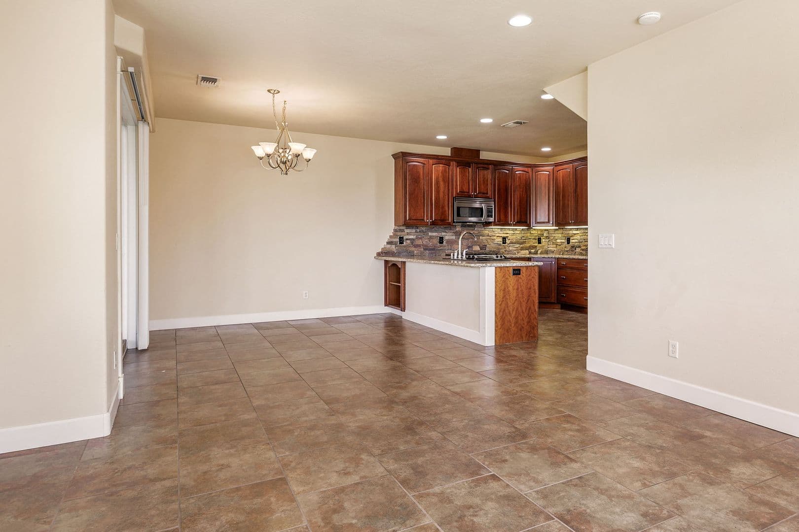 Medford Apartment: 1514 Hartell Ave