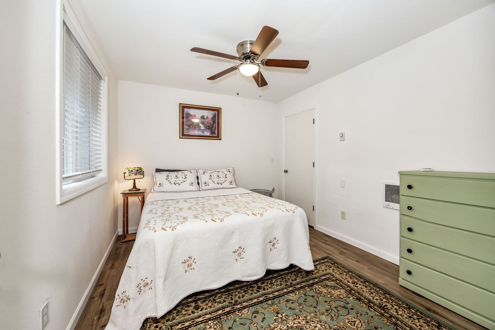 Shady Cove House: 570 Alpine St