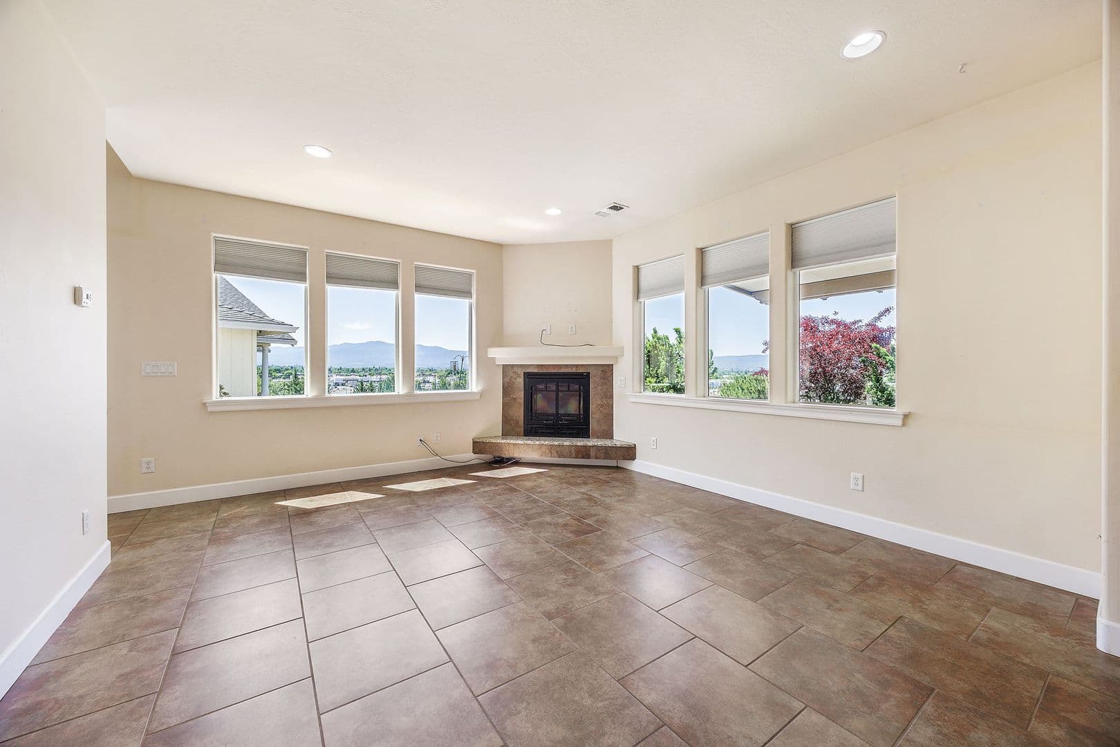 Medford Apartment: 1514 Hartell Ave