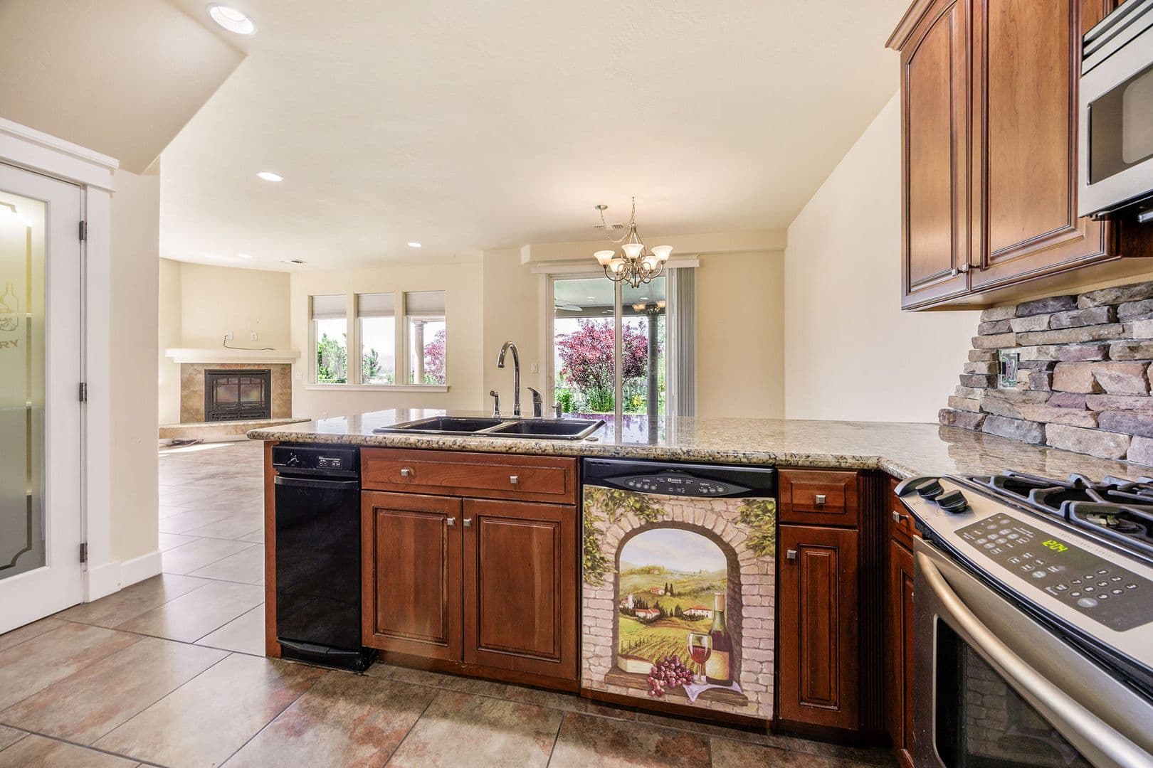 Medford Apartment: 1514 Hartell Ave
