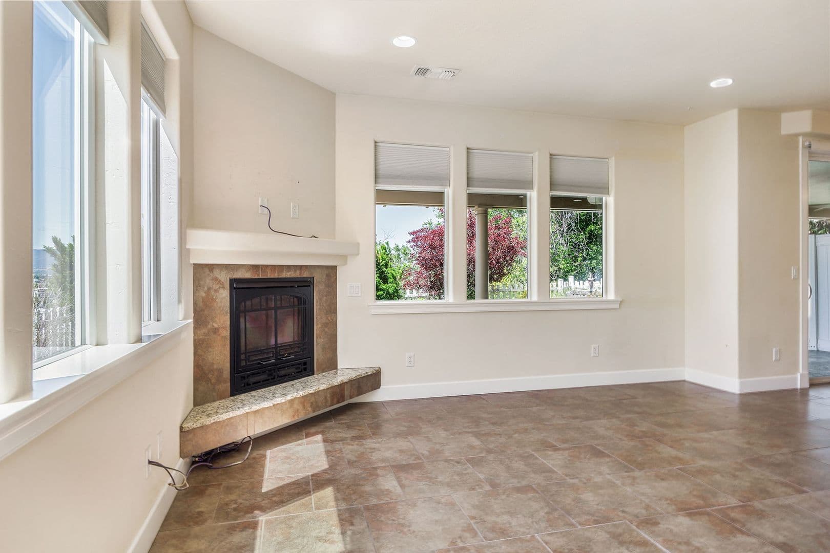 Medford Apartment: 1514 Hartell Ave