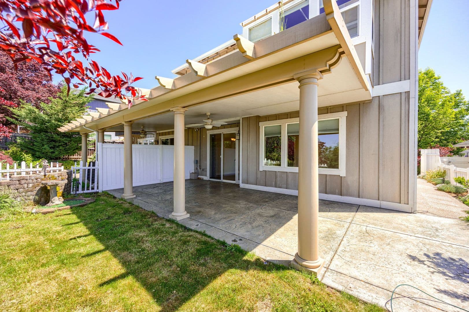 Medford Apartment: 1514 Hartell Ave