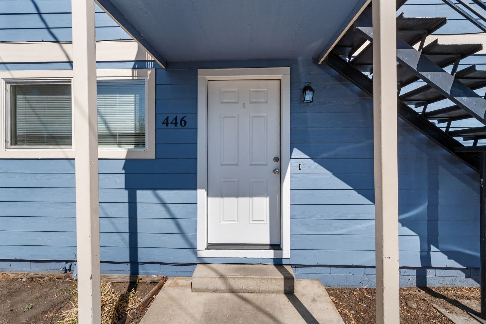 Central Point Apartment: 446 N First St