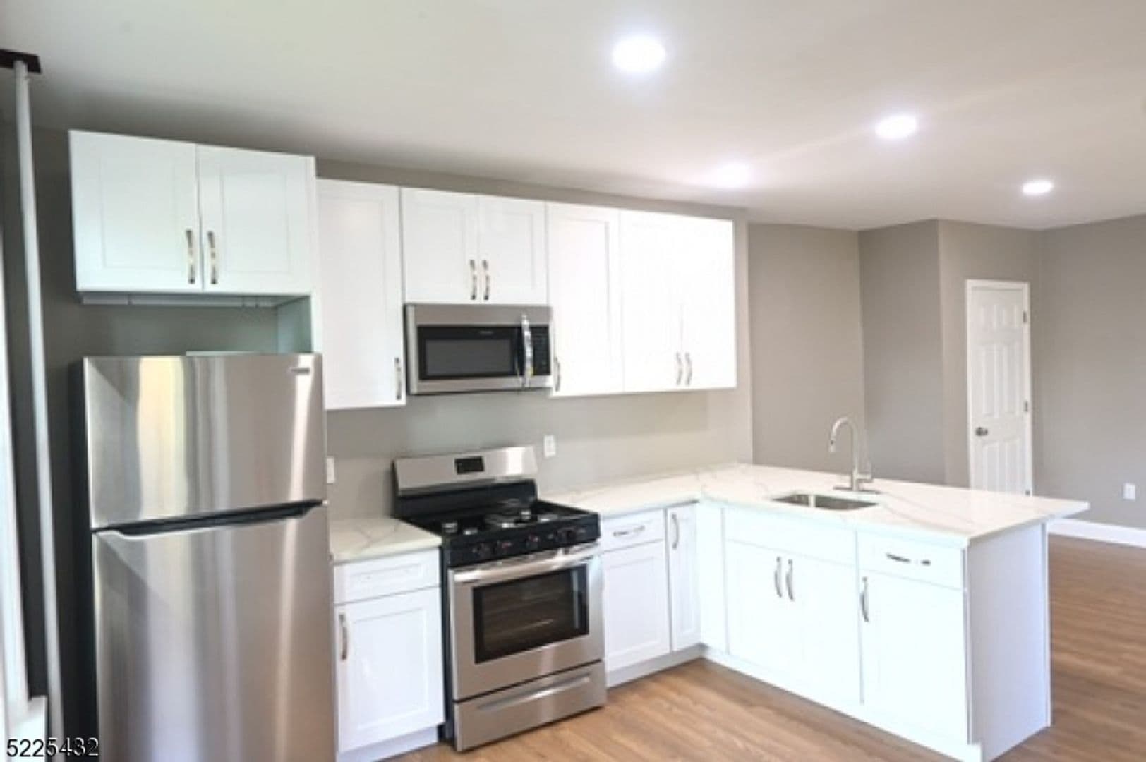 Morristown Apartment: 10 Olyphant Pl