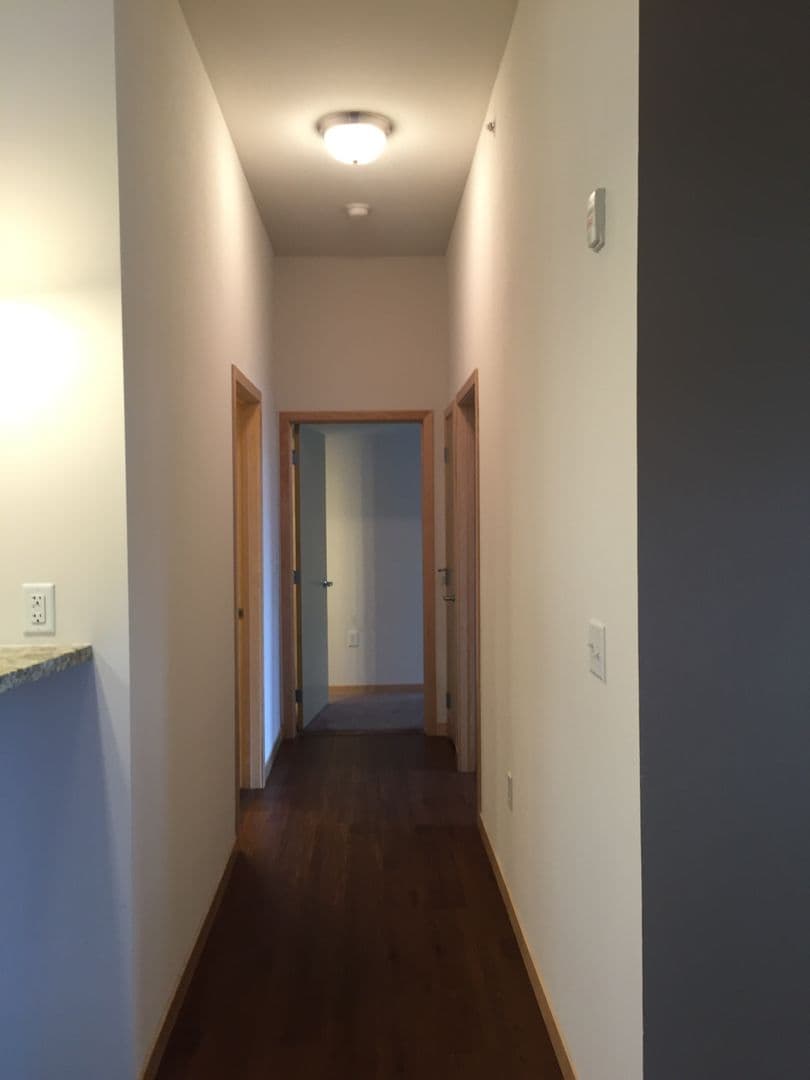 Madison Apartment: 18 S Bedford St