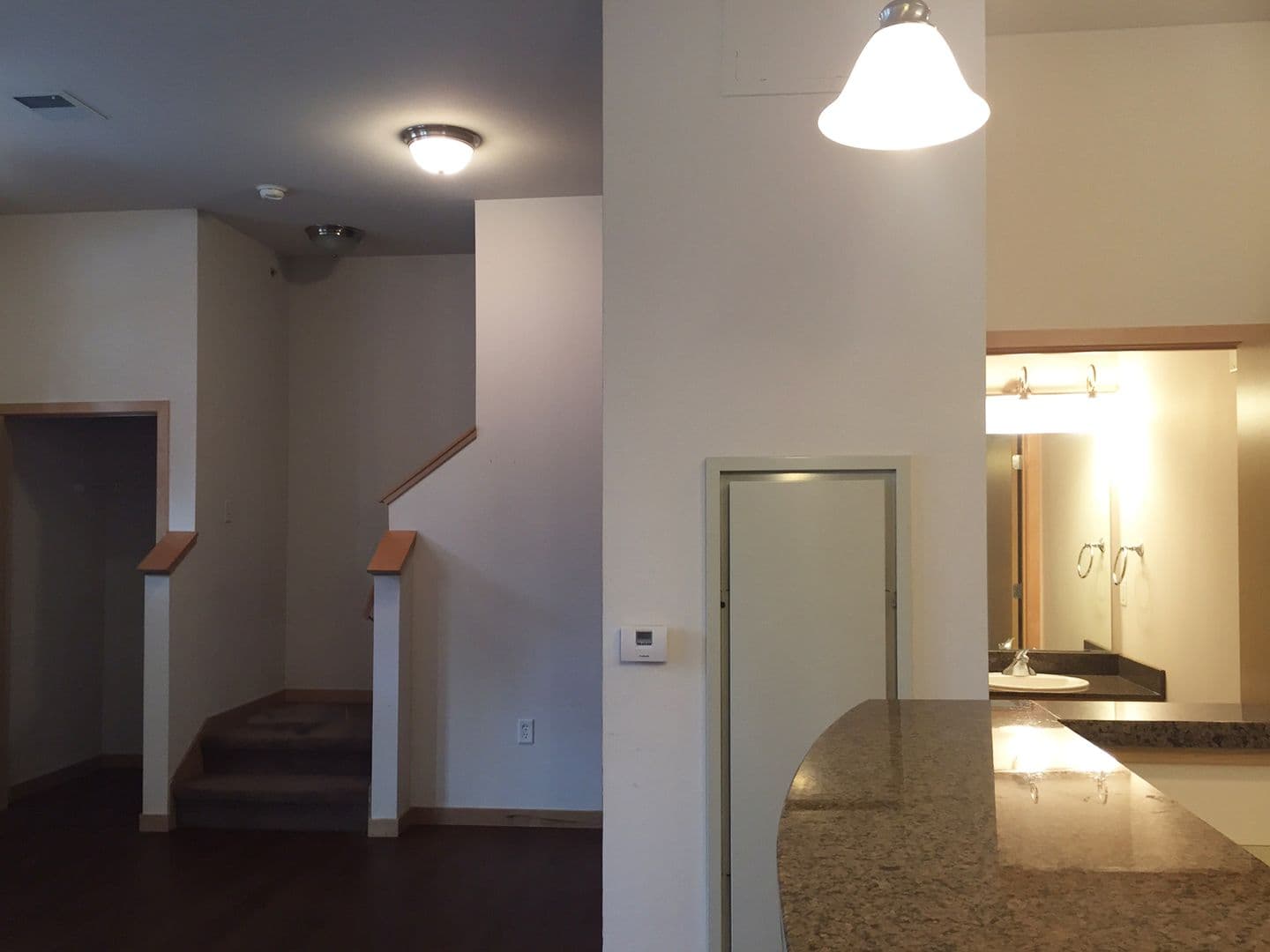 Madison Apartment: 18 S Bedford St