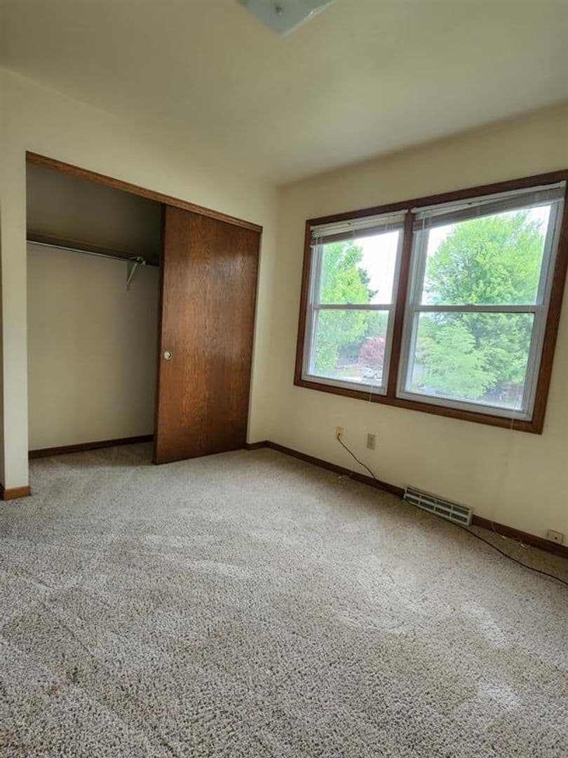 Madison House: 4 La Crescenta Circle