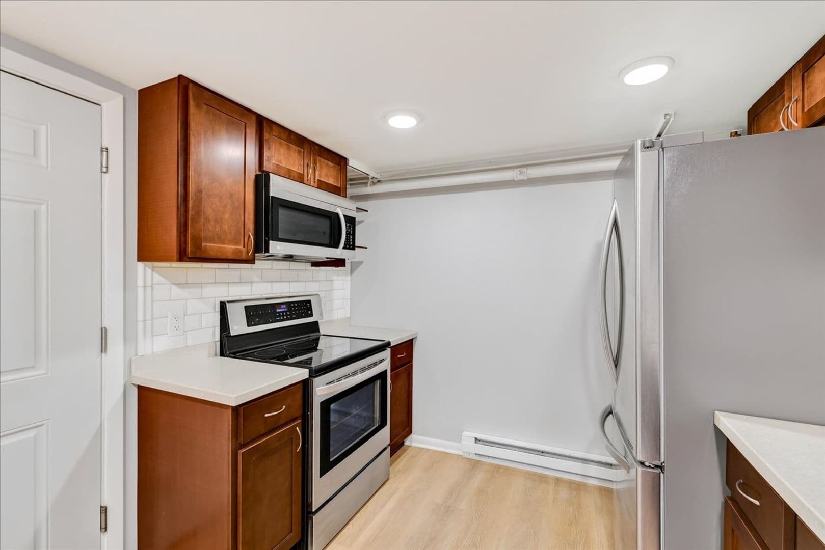 Madison Apartment: 4310 Mohawk Dr