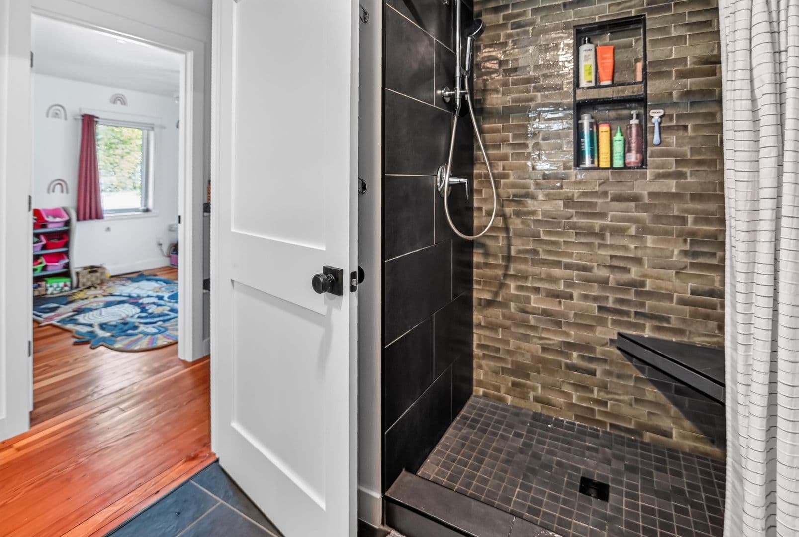 Verona House: 211 N Shuman St