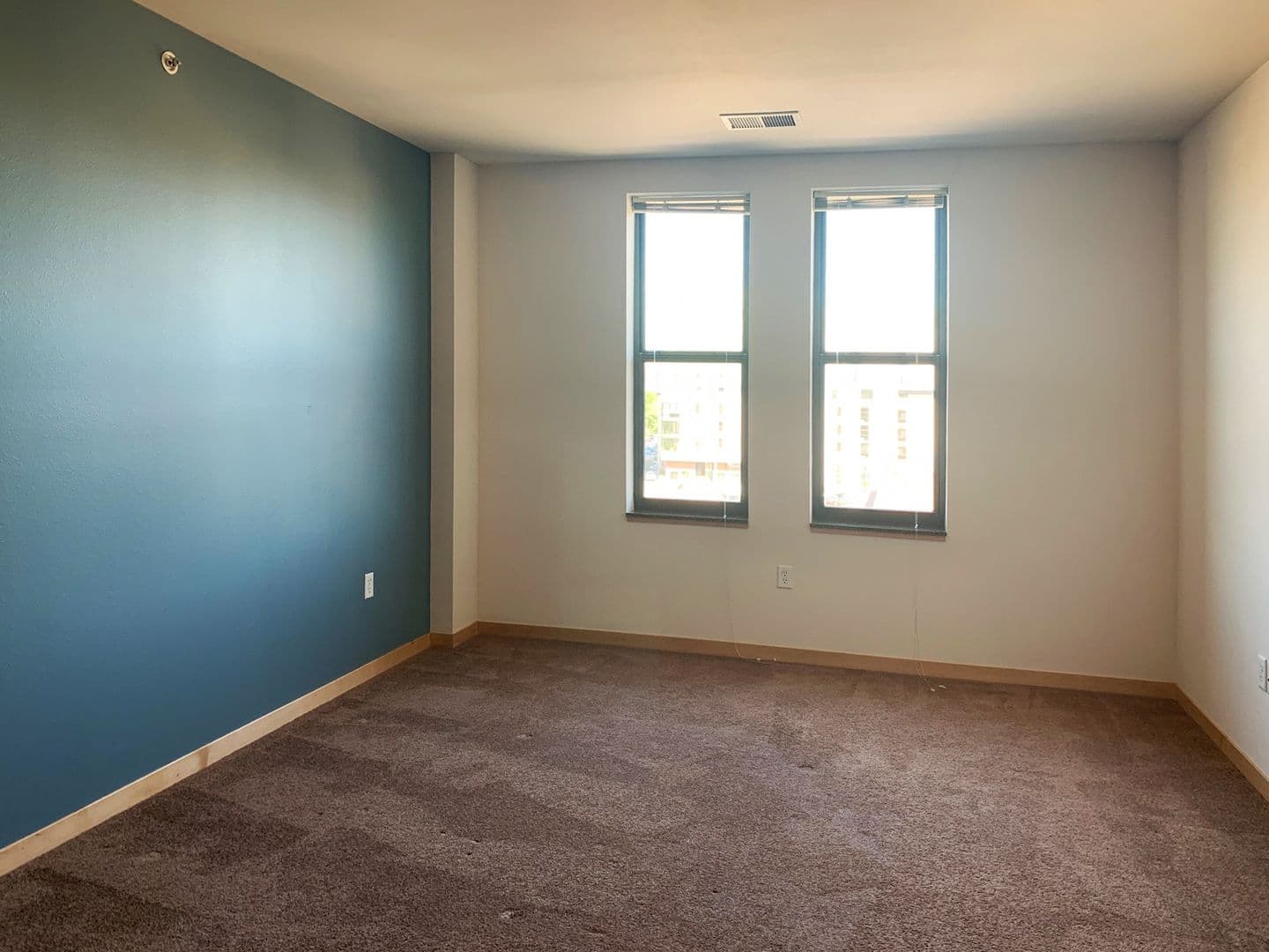 Madison Apartment: 18 S Bedford St