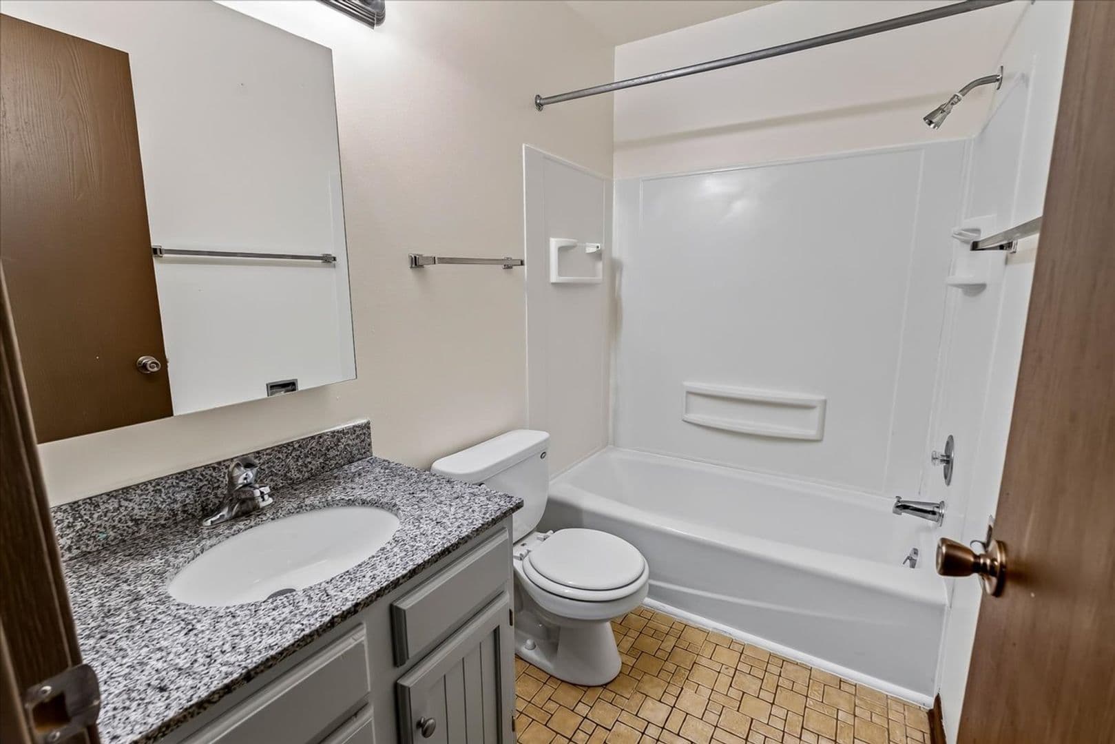 Madison Apartment: 6517-6519 Tottenham Rd