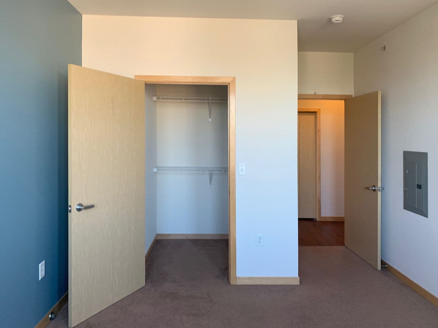 Madison Apartment: 18 S Bedford St