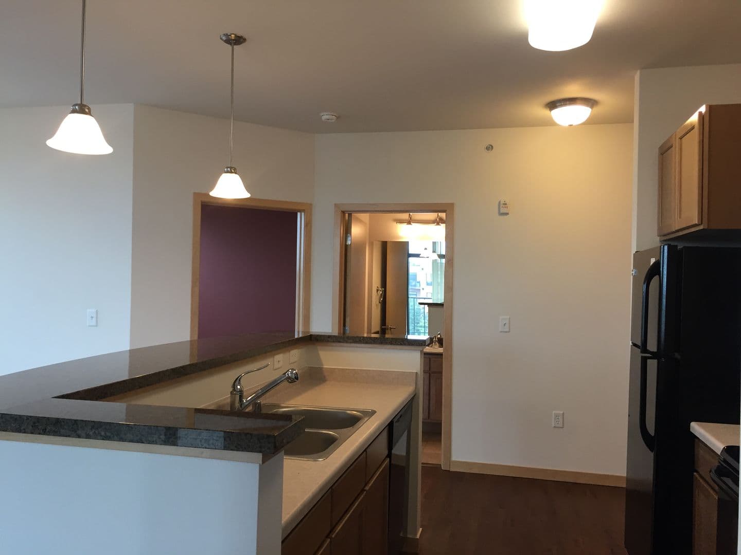 Madison Apartment: 18 S Bedford St